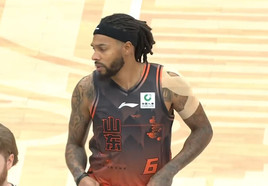 博鱼体育直播-山东男篮完胜南京评分出炉，于德豪吃饺子，高诗岩状态低迷