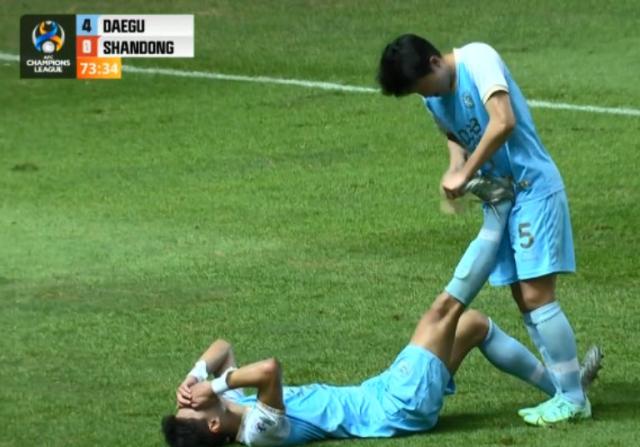 BOYU体育APP下载-从0比7到0比4泰山进步明显？拼到大邱球员都抽筋了