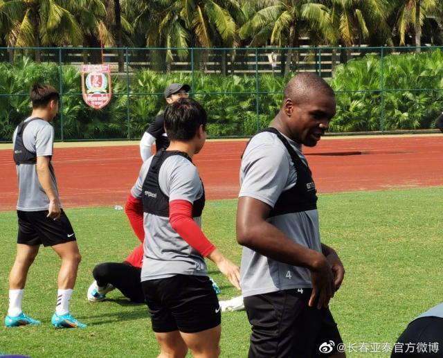 博鱼体育投注-亚泰海口热身2胜3平3负 打造新阵容儒尼奥尔合练